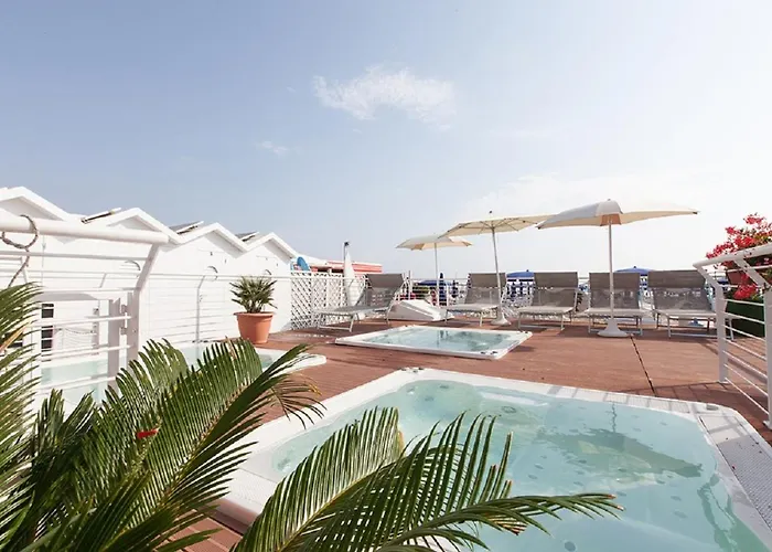 Riccione Beach Hotel - Enjoy Your Summer -Beach Village Incluso